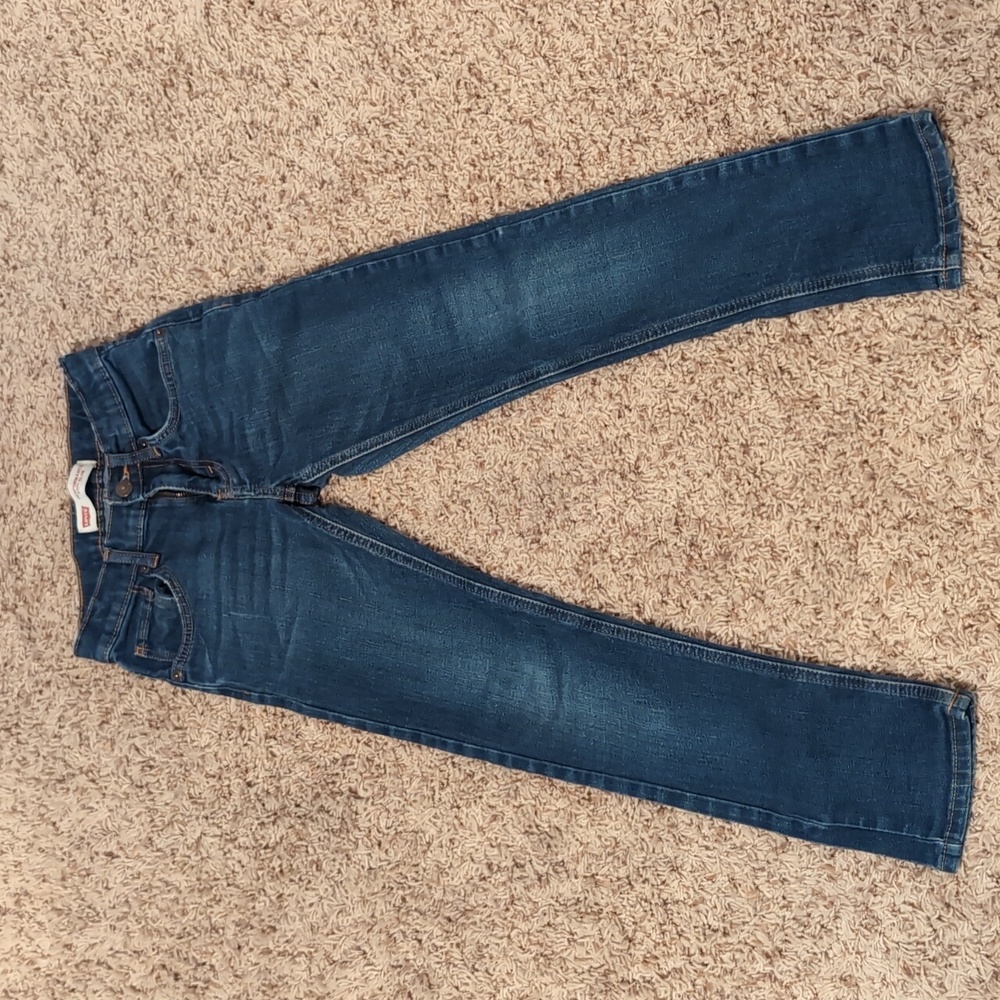 Boy's 511 Levi's jeans in dark denim in size 10 Regular.